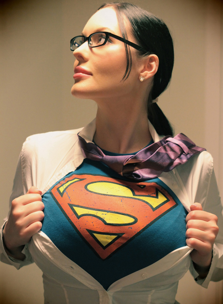 xxgeekpr0nxx:  What do we think about Veronica Black’s rule 63 Clark Kent?  Check