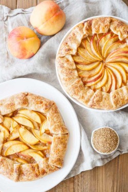 craving-nomz:  Pretty in Peach Galette. Quick,