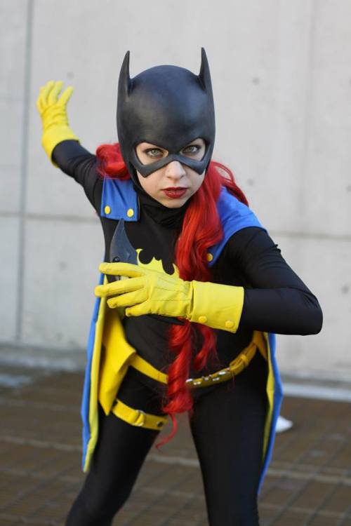 emberphantom:  “Batgirl of Burnside" meets "BTAS Batgirl" NYCC 2014 Cosplay by Me (EmberPhantom) Photo by Shannon Vetack Photography Cowl by ReevzFX 