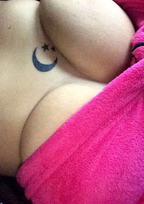 demonxsky:vakvrine:Check out my new tattoo I got Message me to buy my snapchat and private nude blog