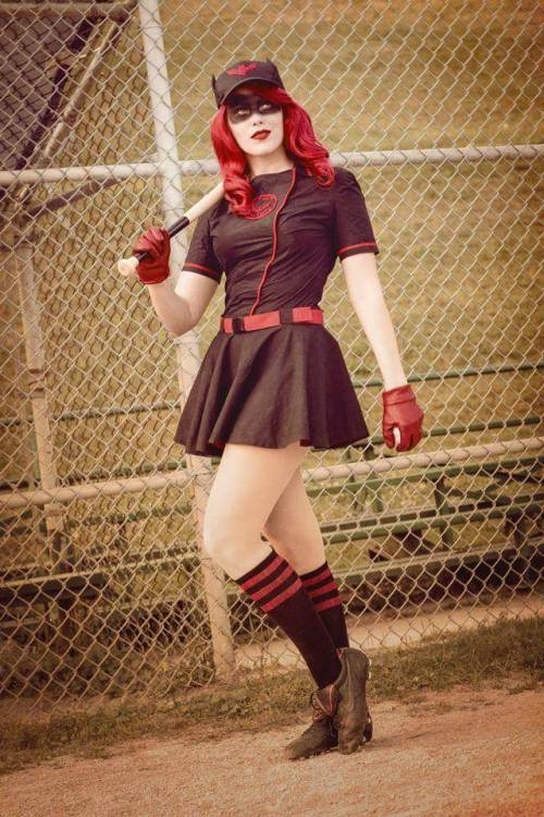 DC&rsquo;s Bombshells Batwoman by gillykin