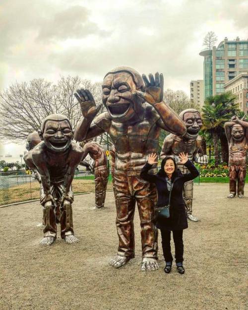 Raining day didn&rsquo;t have to be a gloomy day&hellip; #vacation2017 #englishbay #smile #laughter 