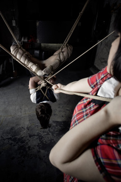 evilthell:  My rope and photo, more at http://evilthell.com ボクの写真。http://evilthell.com  