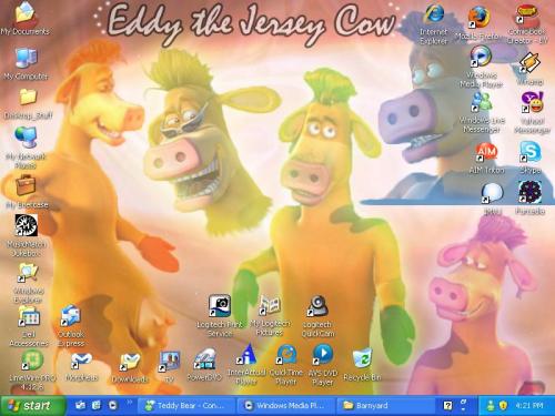 2-squirrels-1-nut:this is somebody’s desktop