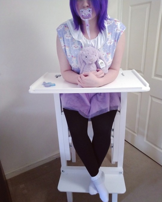 notyourkinkyprincess:  I love my highchair so very much. 