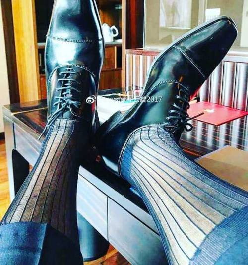 #tntsocks #sheer #sheersocks #socks #gay https://www.instagram.com/p/Bnyxo2QFKKG3I2nuu3qS118_yJhvLk4