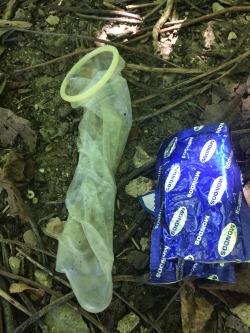 usedcondomss:  Add some greens in your life: have outdoor sex!