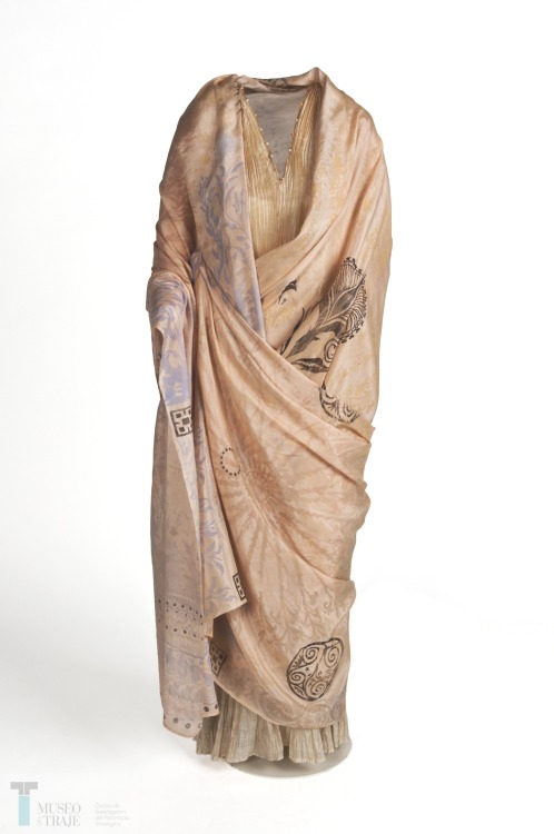 fashionsfromhistory:Knossos VeilMariano Fortunyc.1906-1930Museo del Traje
