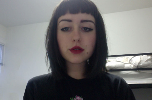 heroingranola:peachpup:fresh cut bang ╰(✿´⌣`✿)╯|(￣3￣)|