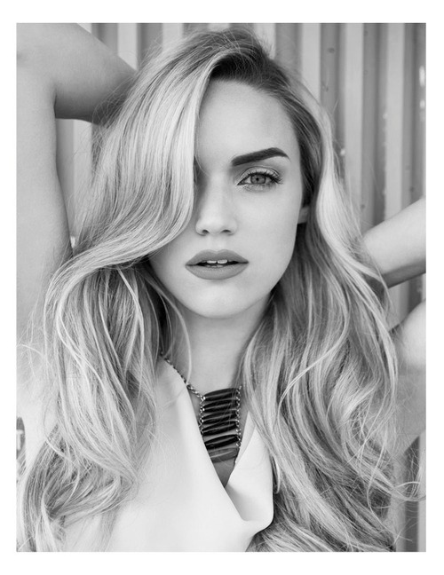 forthosewhocravefashion:  Nika Lauraitis for Grazia Italy by Zoltan Tombor  