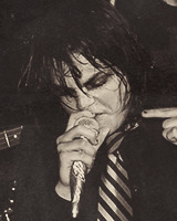 tonightwillitevercome:           Gerard + purple makeup           