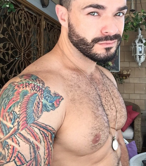 bigmalepecs:  @mr.liborio  >> video  