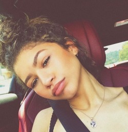 lifedeathandlovefromstankonia:  Zendaya Is A Queen And I Love Her