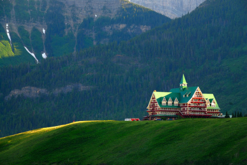 expressions-of-nature:Canadian Rockies by Gord McKenna