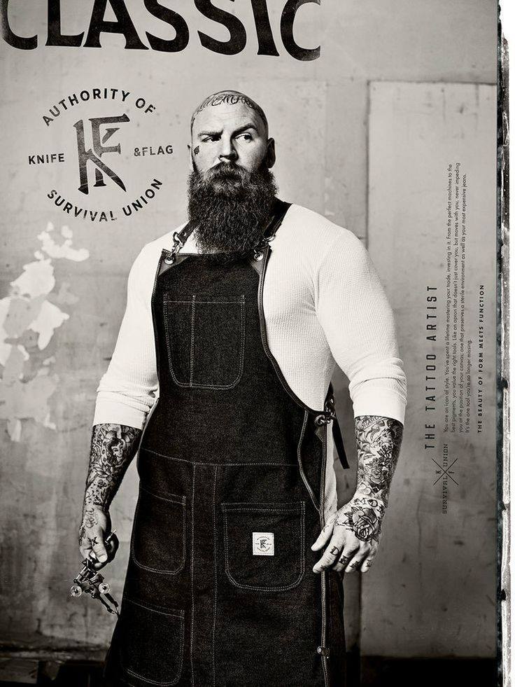 beardstofuck:  beardbrand:  That’s a badass bearded tattoo artist.  oh lord ._.