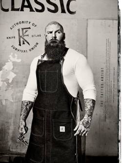 Beardstofuck:  Beardbrand:  That’s A Badass Bearded Tattoo Artist.  Oh Lord ._.