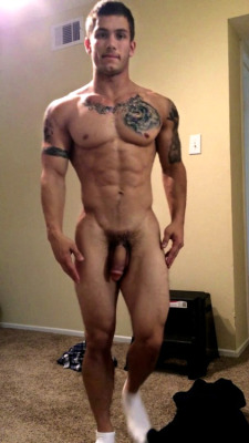 navyfistfighter:  Want to wrestle this stud