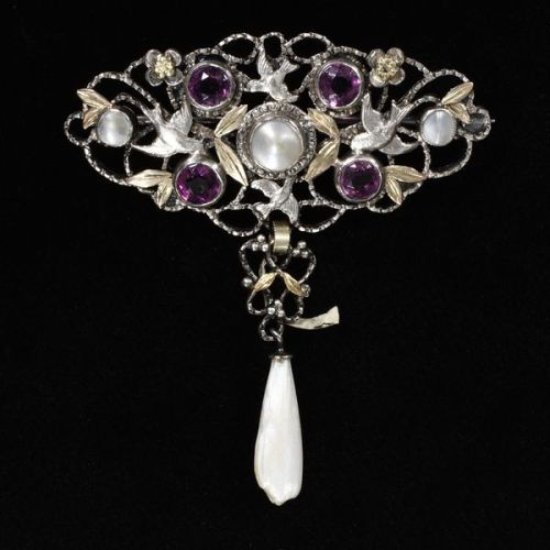 fashionsfromhistory:BroochCarrie Copsonc.1905V&amp;AI could easily imagine this as part of a Noldo l