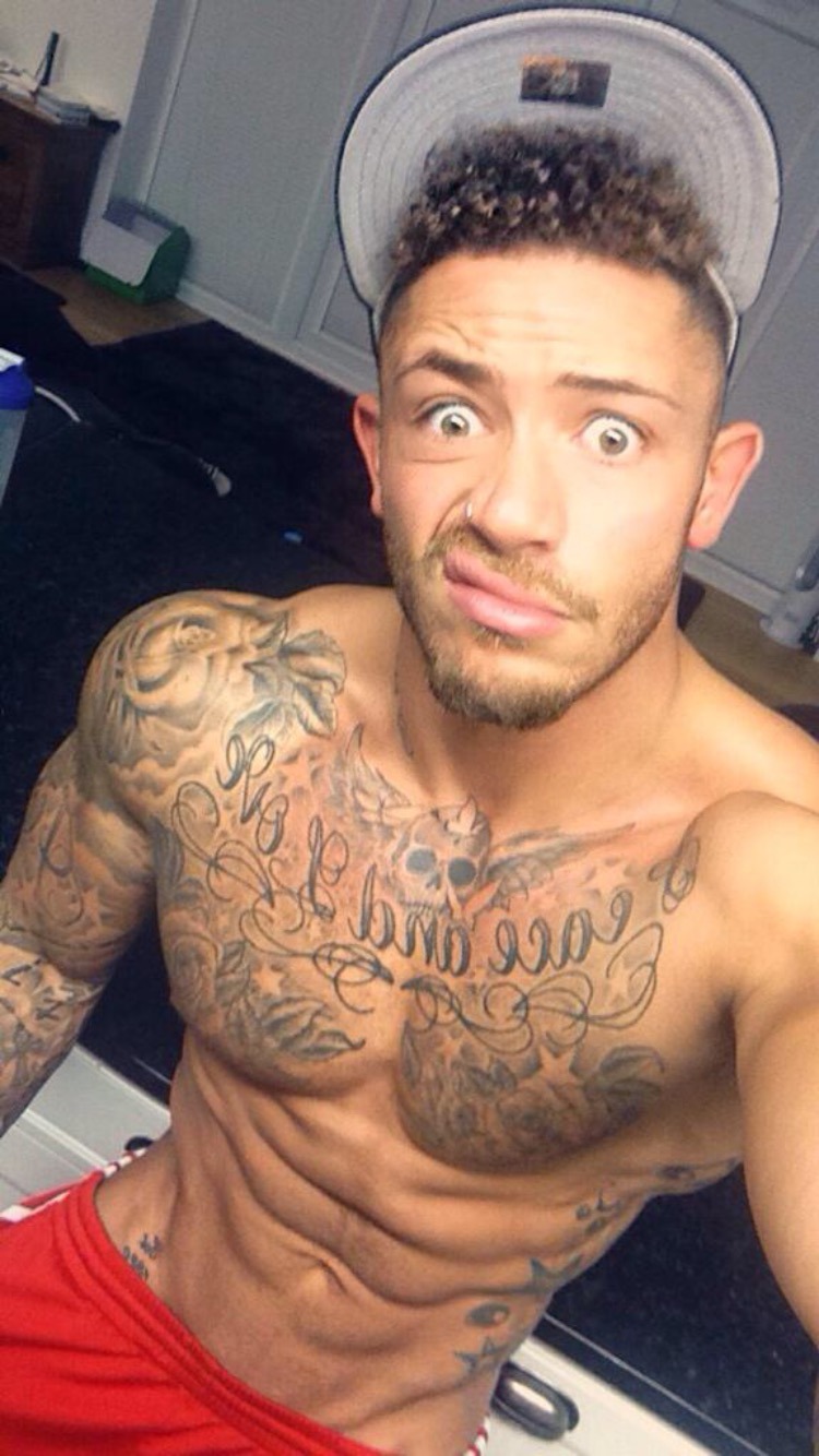 jboys20:  jezebelsboys:Ashley Cain - Part 2Apparently he recorded himself having