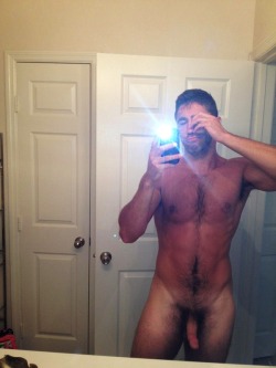 gaymanselfies:   Naked Male Selfies: http://gaymanselfies.tumblr.com/