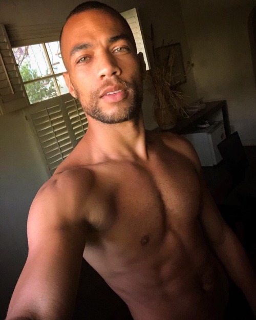 olliesboy:Kendrick Sampson