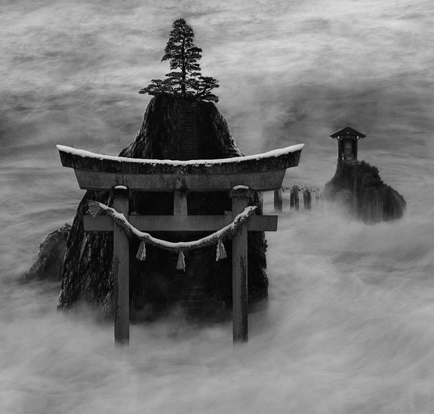 thekimonogallery:
“ Shinto shrine, Japan. Photography by Rachel Blaser
”