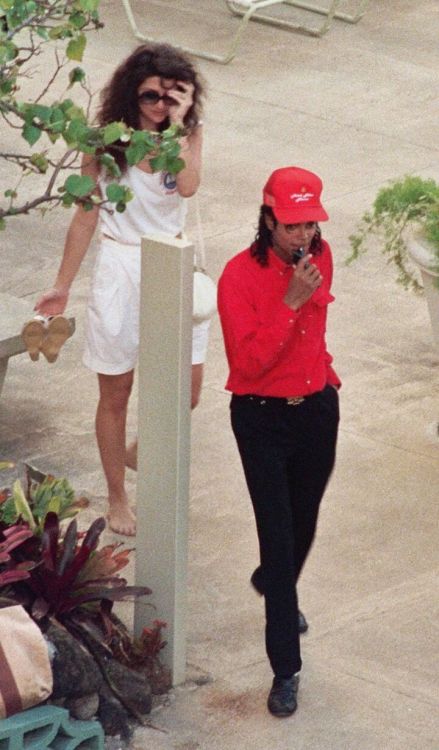 ds4mj2:  Still one of Michael’s hottest pics ever.. 