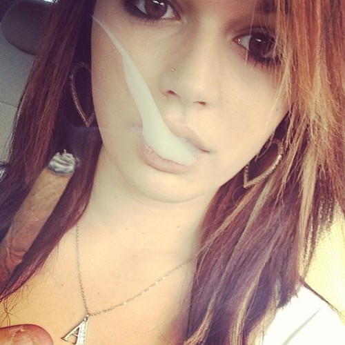 theganjagirls:  From @pretty_stoned http://bit.ly/Y8hHPd http://bit.ly/ZZGQbP