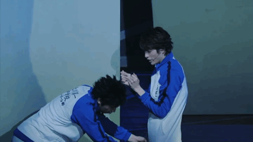 kuroostetsurou:iwa-chan are you my mom?