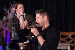 fateorfaith:  *tries to auction off Jared’s belt*“She just threw her purse up here!”