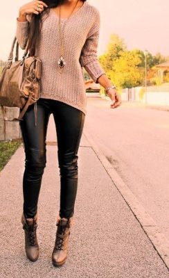 afashionlines:  http://afashionlines.tumblr.com/