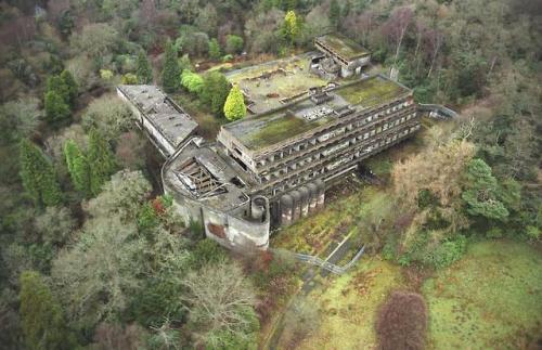 abandonedandurbex:St. Peter’s seminary, Cardross, Scotland. [1320x854]