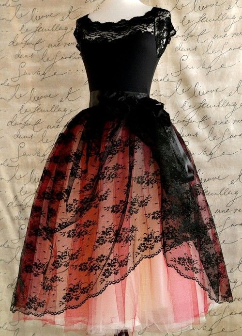 henrycavillsspookyface:  carnageandkisses:  retro-girl811:  Two-Tone Tulle Cocktail Dresses  Clothes