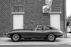 wellisnthatnice:  Jaguar E-type by Jonny
