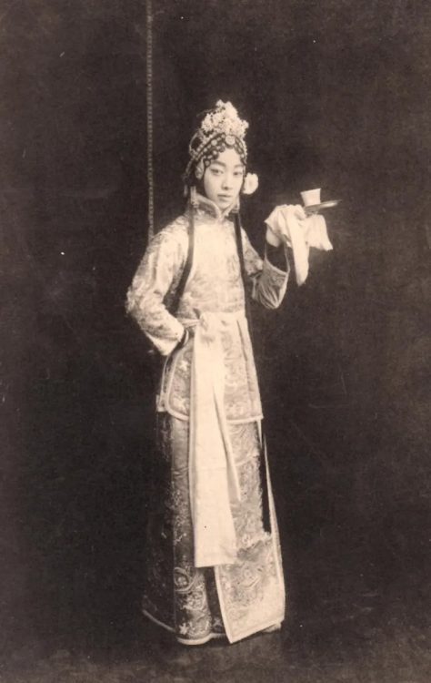 a-hulder:Postcards depicting a 25 year old Mei Lanfang in various “dan” roles - 191