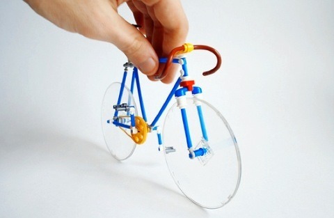 davewellbeloved: Love it nycbikecommuter:  LEGO fixie (from Timbuk2’s facebook).