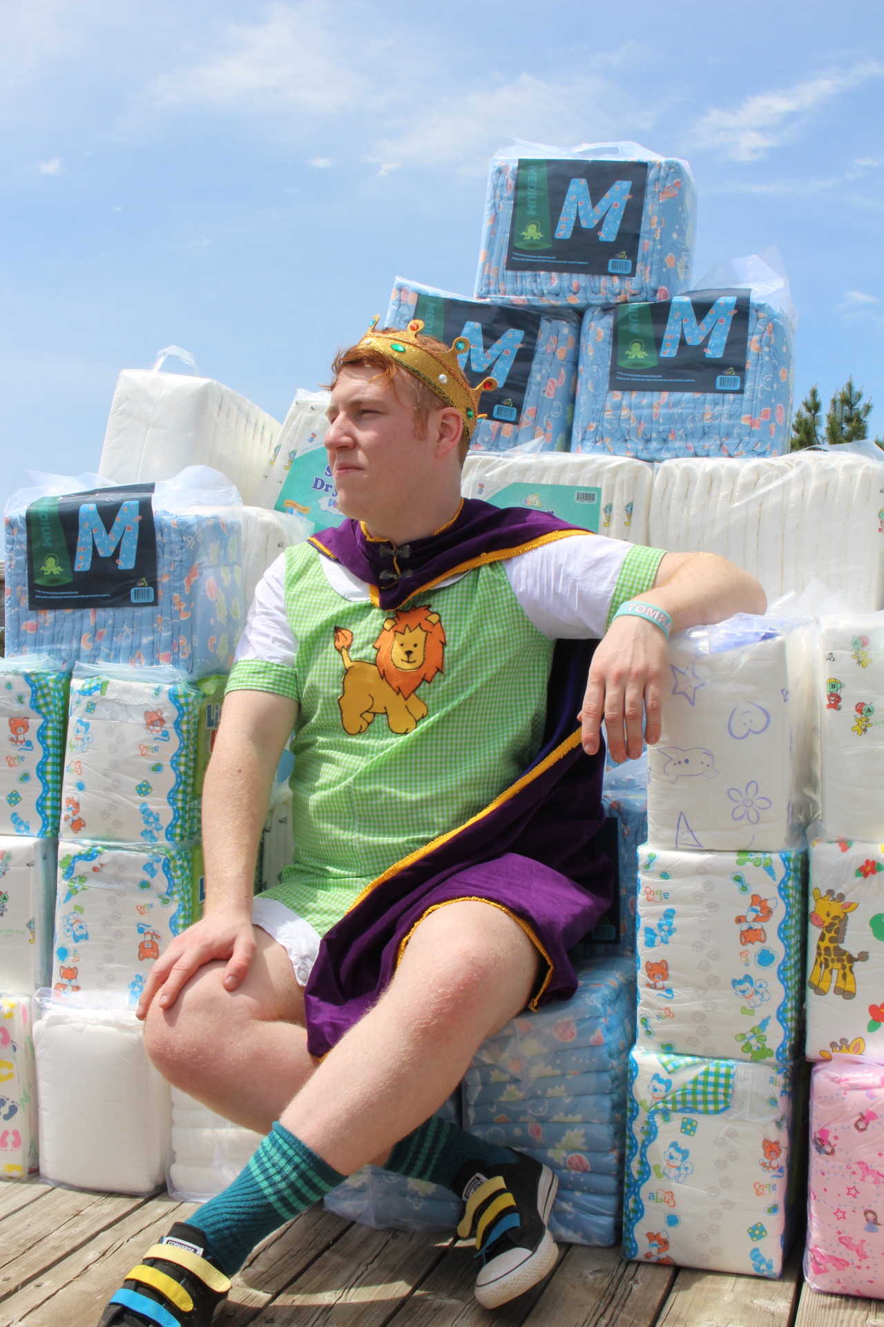 daddyslittlesubmissiveboy:  lilpaddedginger:  As a Little Prince I felt it was important