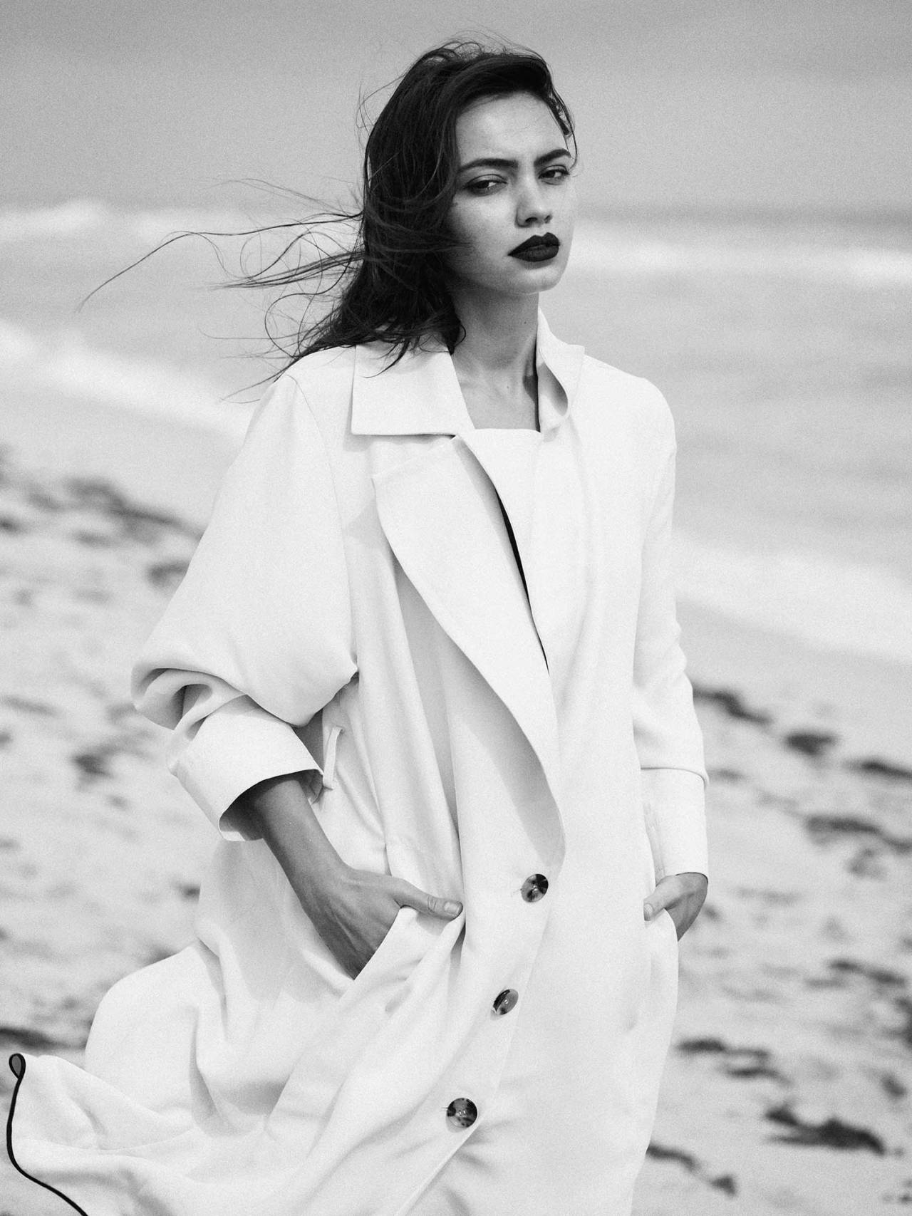 bestfashionbloggers:  The Glamourai / A Fluid Geometry http://ift.tt/1zHFapj // see