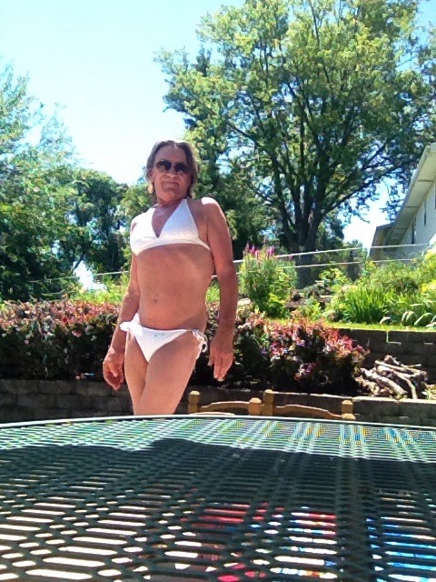 sissymichelle60:  Still working on my tan lines :) the new neighbors gota love it :)