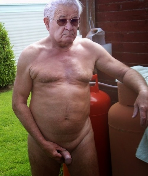 http://senioretgay2.tumblr.com/post/97006481167
