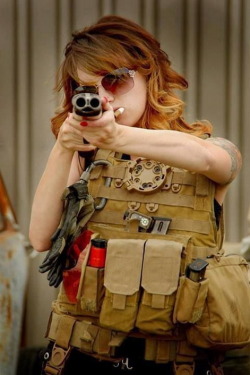 girlandguns:  Girl With Gun  follow me at : http://girlandguns.tumblr.com/