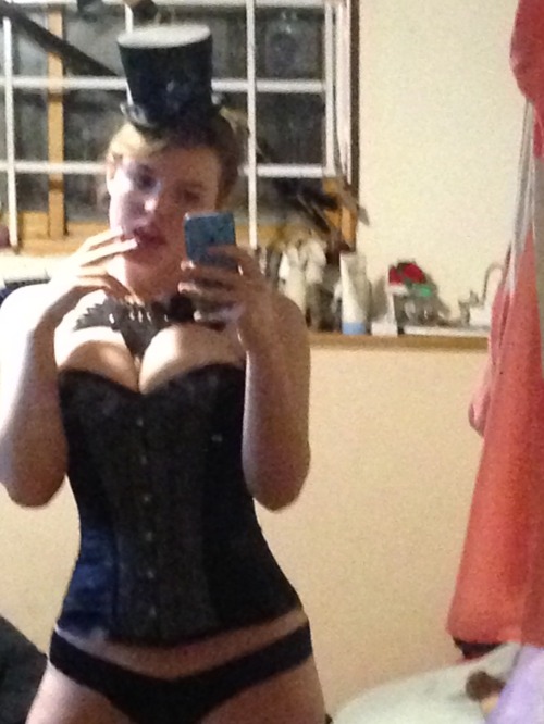 cantstopfaking:  Corsets from Dark knits boutique that I get to model soon <3 