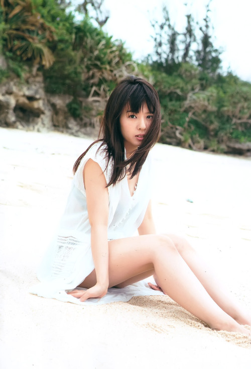 voz48reloaded:  Yamada Nana’s Graduation Memorial Photobook「Yamada Nana 4+3=7」