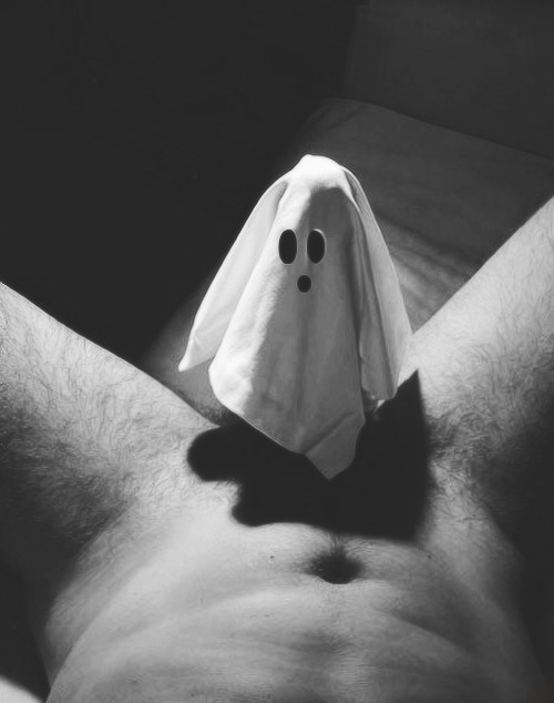 gaymalelove:  Happy Halloween! :-D