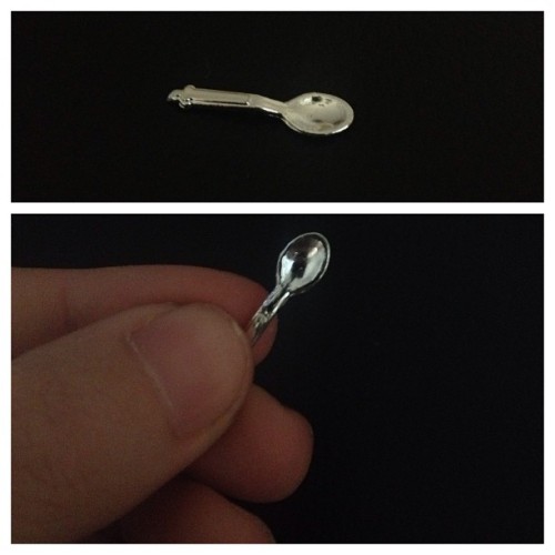 nyanthousand87:  dominicsellie:  solarmetronome:  blastoiseburger:   Either I’ve found the worlds smallest spoon or I’ve become a giant…   Did you become a titan just to pick up that spoon?   stop  did you really just 