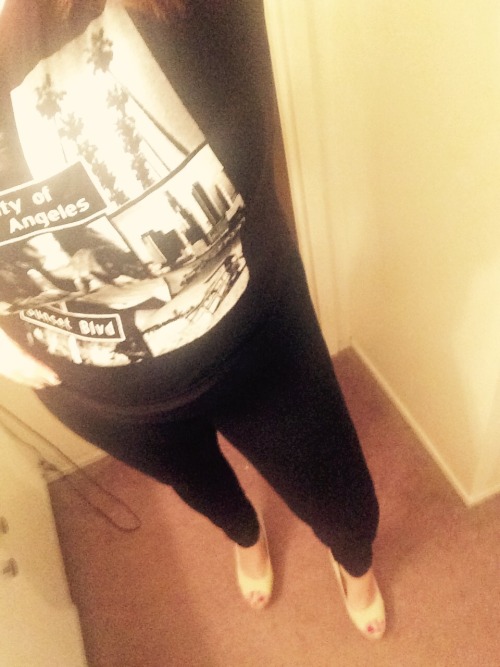 divathickness:  Stepping out to get my hair done 💋 #happysaturday