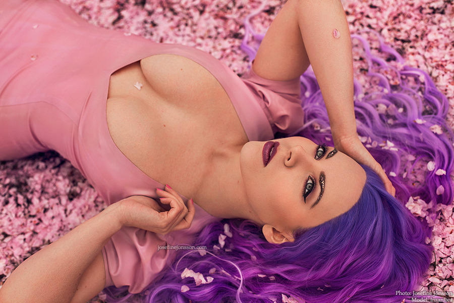josefinejonsson:  Model is InsaniteaLatex by Maebelle LatexPhotos by: Josefine Jönsson