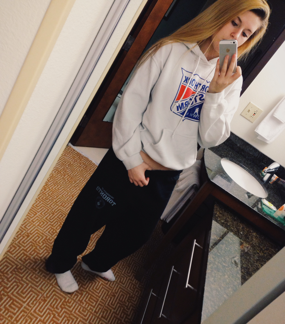 barriz99:  d0it4theratchetz:  prettyfuckingay:  damaged-:  I promise you, hockey