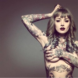 Fuckyeahgirlswithtattoos:  Nina Hart 