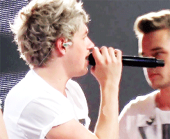 niamrockme:  x   Super creep :)